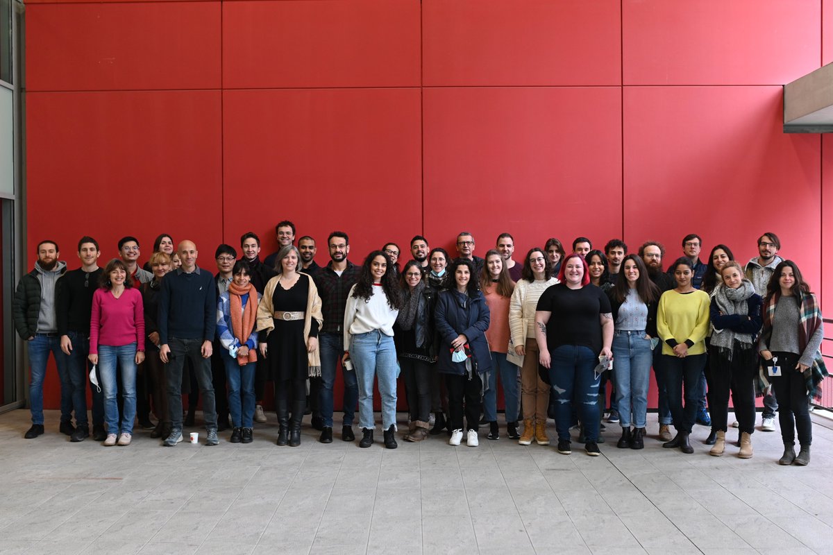 📸Time to take a picture will all the participants of the first block of the #Cajal course on #Optogenetics, #chemogenetics and #biosensors for cellular and circuit #neuroscience 

 <a href="/Cajal_Training/">The CAJAL Advanced Neuroscience Training Programme</a> <a href="/Neuro_Bordeaux/">Bordeaux Neurocampus</a> <a href="/anna_beyeler/">Anna Beyeler 🇺🇦</a> <a href="/OferYizhar/">Ofer Yizhar 💔</a> <a href="/SimWieg/">J. Simon Wiegert</a> <a href="/michaelzlin/">Michael Lin, MD PhD 🧬</a>