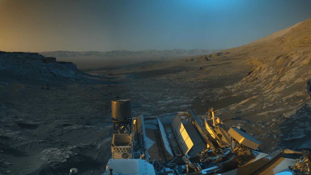 SPACEdotcom's tweet photo. NASA's Curiosity rover shares spectacular views of Mars https://t.co/LtonK0xPQ1 https://t.co/uevsq5R7ce