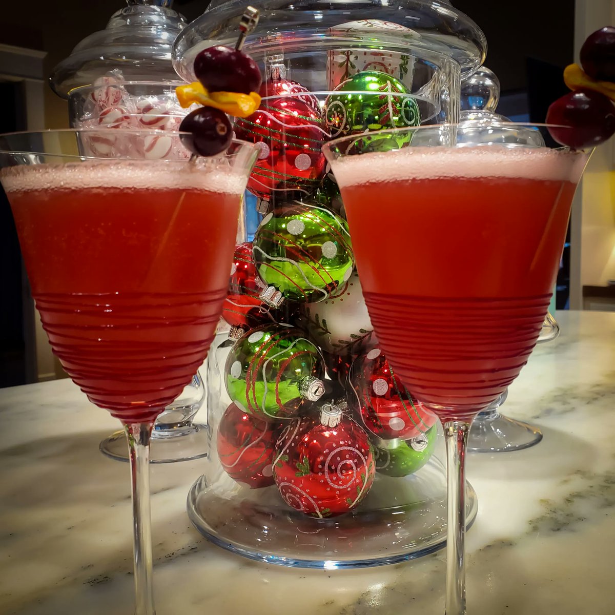 Make_Muddle's tweet photo. So much funny in one movie. We watch this on repeat all season. Clark Griswold is the classic unsung hero just trying to spread a little Christmas Cheer to those near and dear to his heart. Link in profile #cheersyall  #makeandmuddle #holidaycocktails #christmasvacation #griswold https://t.co/rvByM4EEi5