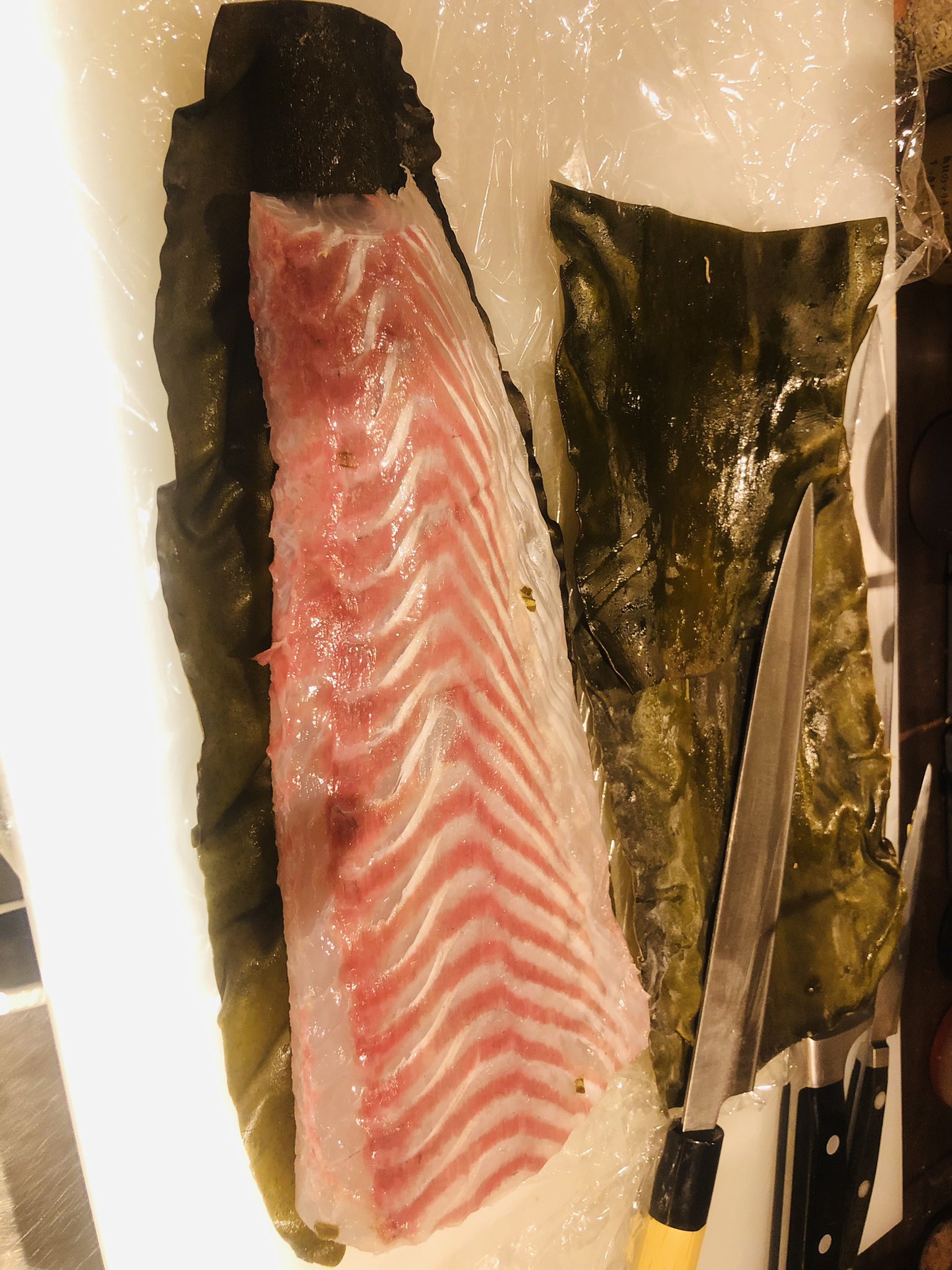中国酒菜 鯉石riseki 平目の昆布締めは良い魚体と良い昆布 ケチったらケチ臭い味にしかならん 今日切ったのは痺れる位うまかった 魚屋さんに感謝 T Co Prgqwgsinm Twitter