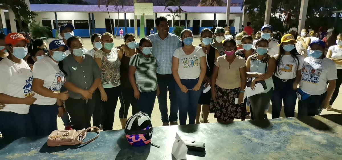 Quiero agradecer a Lorena López, a la popular Tina y todo su equipo de trabajo.

Su apoyo es muy importante para una nueva Victoria de nuestro amado #PartidoNacional, #PapiPresidente, #AbrahamKafati Alcalde de Danli, y diputados en linea continua.