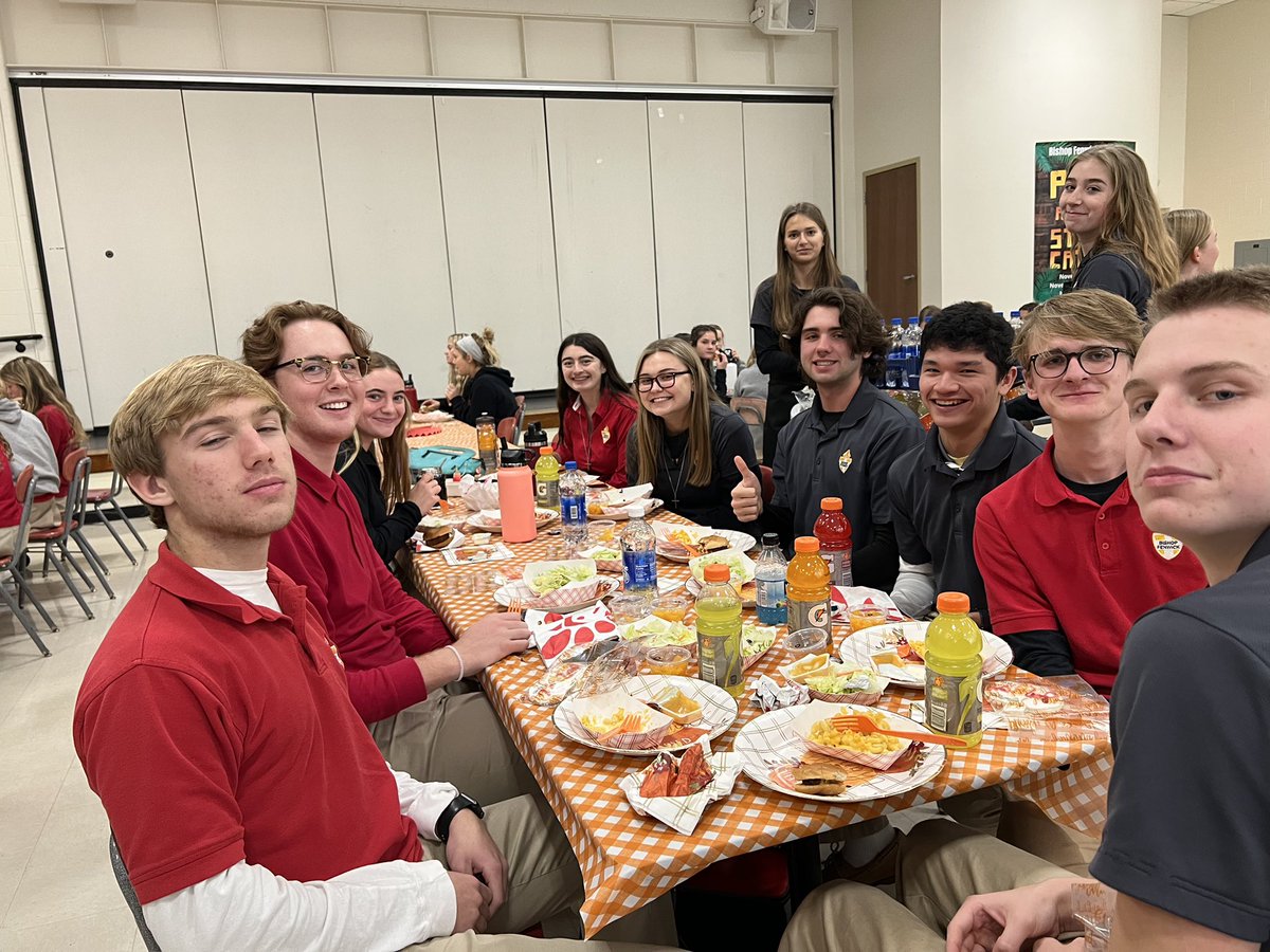 Fenwick_SC's tweet photo. The Seniors had a great time at the Senior November Celebration on Monday! Thanks to all of the student council underclassmen who served! Have a Happy Thanksgiving! https://t.co/qA8CihSH9H