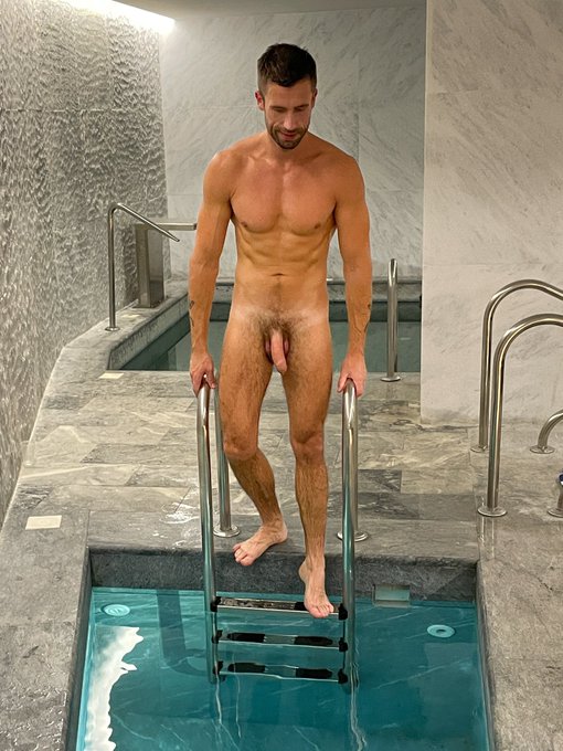 Let's cool down 🥶 😜 https://t.co/qIi4RN4uvK