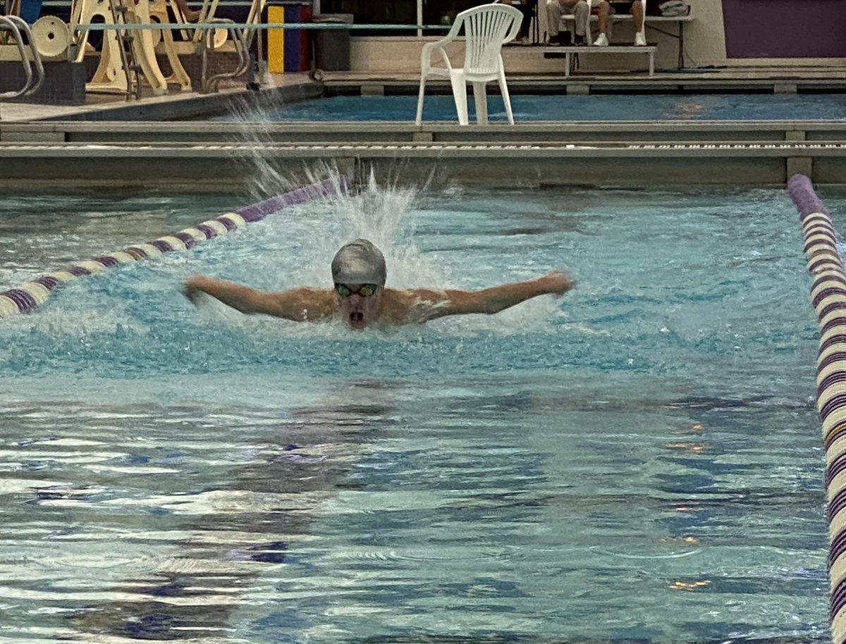 jendd1's tweet photo. Home opener ended in a loss for the boys swim team against Lawrence Central. Lots of potential for the next meet. @GiantAthletics @Finan_Doyle https://t.co/OTpbLVGCcm