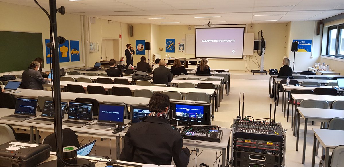 DrneBFC's tweet photo. Interventions en présentiel et distanciel #hybride #comodal intégralement traduit en direct.

Ici présentation de l'outil de visite virtuelle des 15000m2 de locaux dédiés à la formation de l'@efp_bxl dont les plateaux techniques #orientation
@Citizen21EU

https://t.co/8XP3gV8B0V https://t.co/u82qsGNj0R