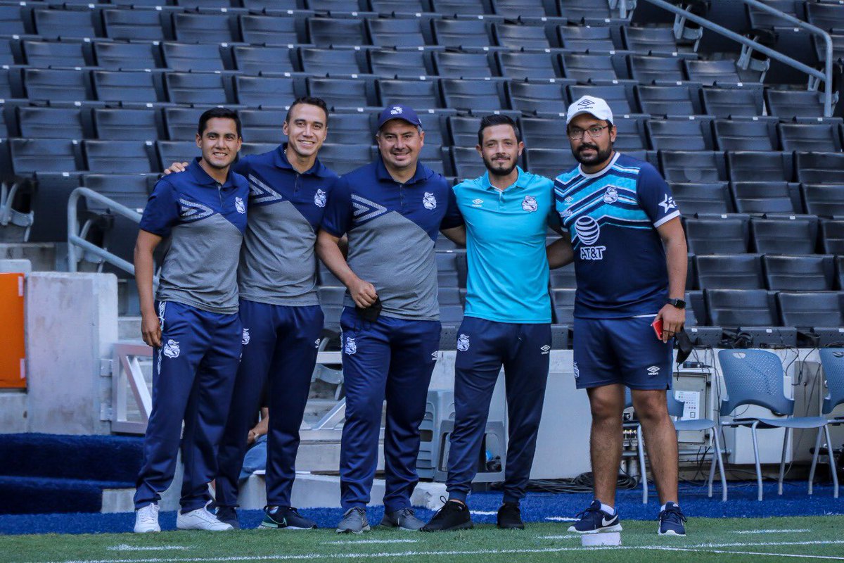 JCCG11's tweet photo. El futbol te regala experiencias inolvidables, no sólo como jugador, sino también ahora como Director Técnico.⚽️

Gracias @clubpuebla y @clubpueblafem por abrirme las puertas en esta nueva etapa como D.T. y permitirme crecer profesionalmente, nunca lo olvidaré. https://t.co/7PPBEfP8WA