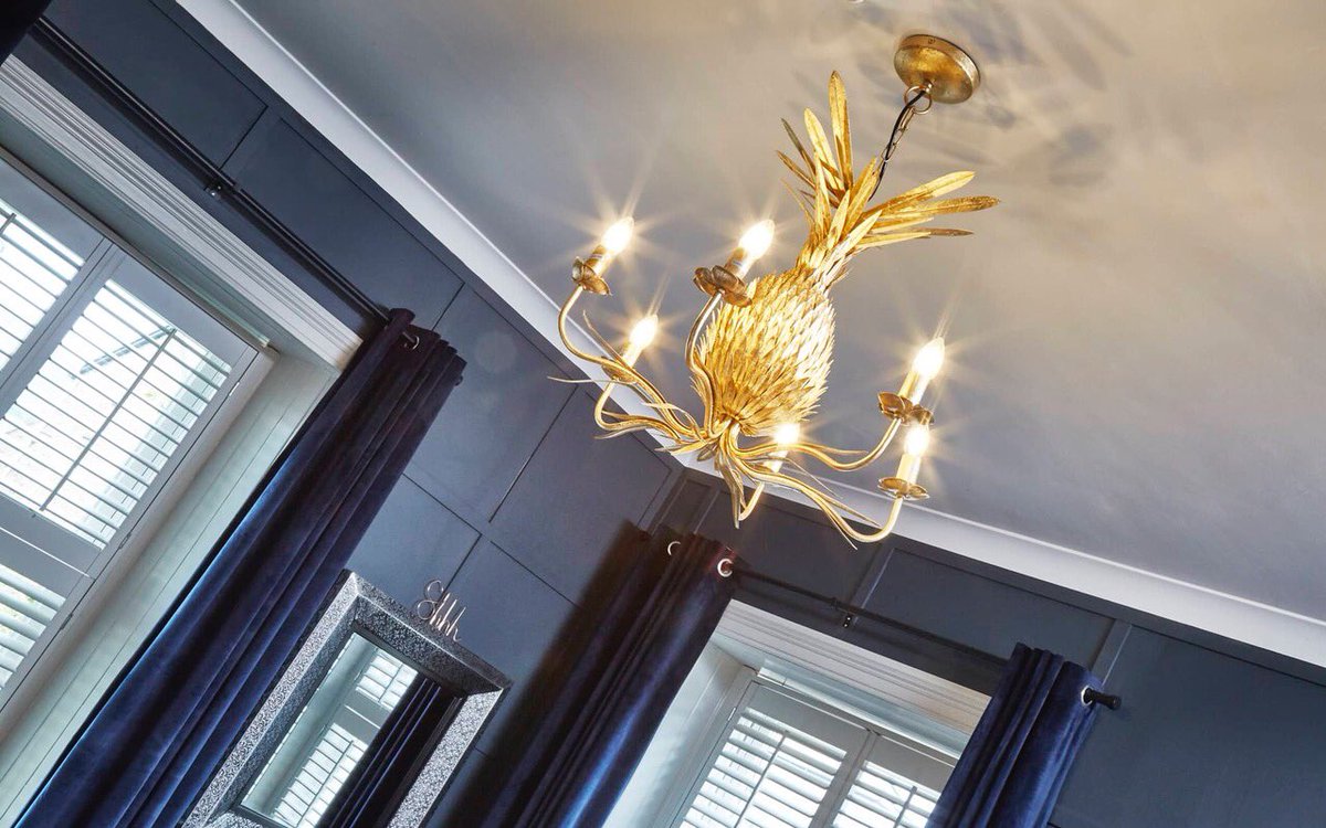 thehouseathawes's tweet photo. Love The Library bedroom, @qualitytourism 5 star all the way. Celebrates all that is good about #YorkshireDales with a nod to @jamesherriot @AllCreaturesTV including fab bedsides lights by @Stirring_Silver @BandBassoc @Welcome2Yorks https://t.co/UWIkCqvgN6