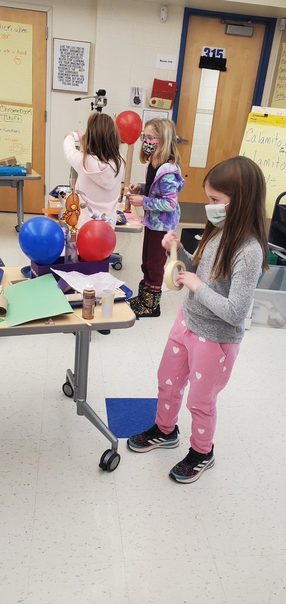 caputoteach's tweet photo. Building Thanksgiving Day parade floats! #stem #Sicomac #sicomacstrong #makerspace @WPSSicomac https://t.co/6Ix62VCy6U