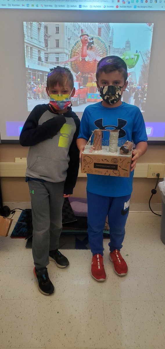 caputoteach's tweet photo. Building Thanksgiving Day parade floats! #stem #Sicomac #sicomacstrong #makerspace @WPSSicomac @Mrs_H_103 https://t.co/ixNdFrAaRj