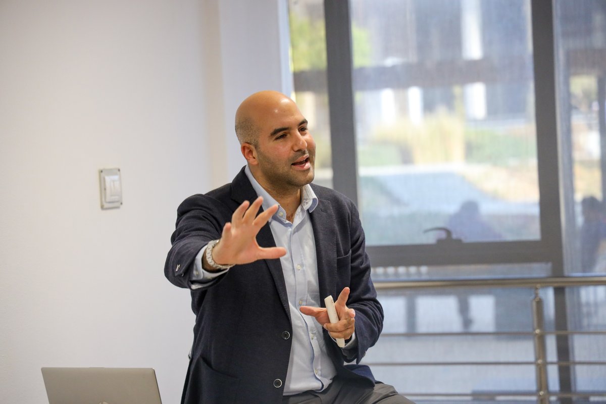 UofCanada's tweet photo. A very insightful talk by Akram Marwan, Managing Director of iCareer, "The Job-Hunting Game," definitely hooked the students and taught them a lot about job search techniques.
We want to thank Akram Marwan for his fruitful talk.
#UofCanada #UPEICairoCampus #RyersonCairoCampus https://t.co/2MLFdm4NrW