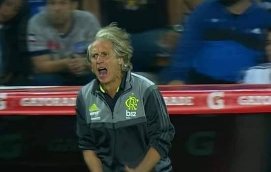 FlaTVideos's tweet photo. Flamengo tocando bola e Jorge Jesus puto da vida.

Flamengo ganhando de 10x0.

Por isso que todo mundo morre de saudades desse velho. https://t.co/ExkiLJVxy5