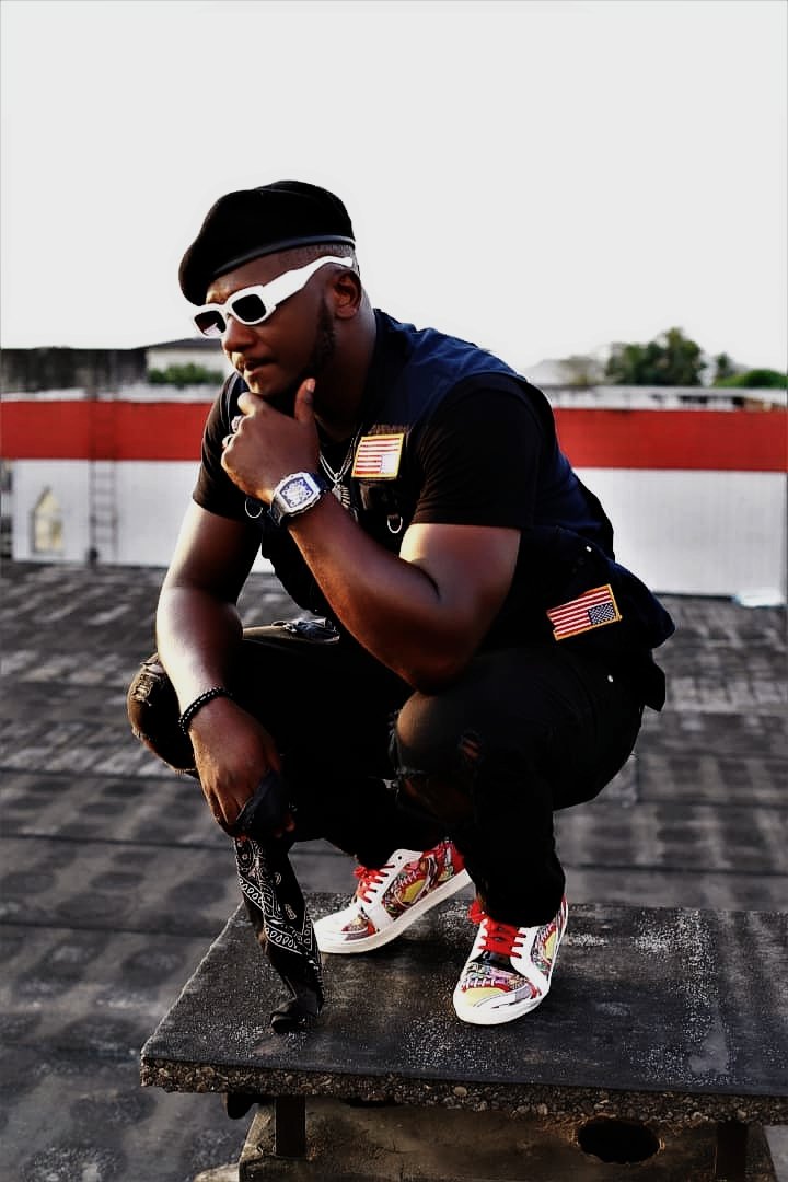 BNaezee's tweet photo. Kick Ass Music ✊✊🔥🔥🎤🎧🎙️
OBM 🔥🔥https://t.co/Mf8ctIR6Qm https://t.co/UxNzg7s2L2