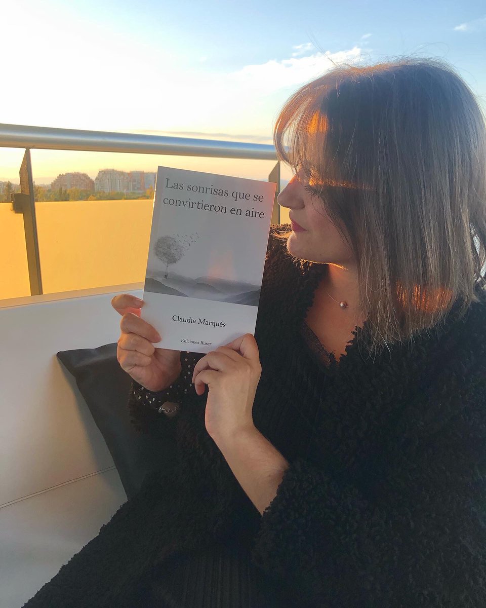 EdicionesR's tweet image. Este sábado 27 a las 18:30 horas, presentación en Kaf Café, librería del Kaf ( Pza Emili Beut i Belenguer 7)  de Valencia de la primera obra de Claudia Marqués: "Las sonrisas que se convirtieron en aire".¡Os esperamos!