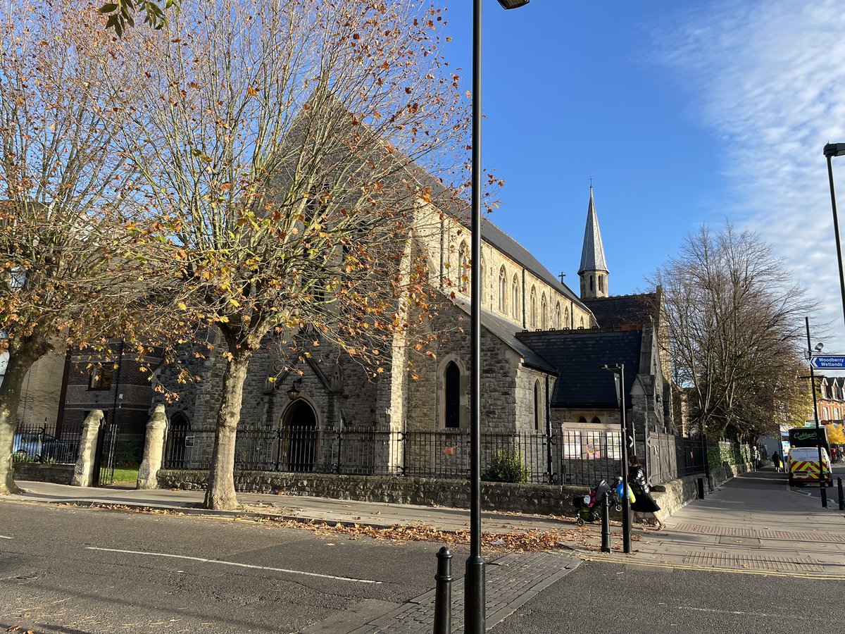 MSDinahW's tweet photo. Our KS2 pupils really enjoyed their visit to @StAndrewsN16 as part of their RE topic on Christianity ✝️. We were in awe 👀 what a beautiful building ⛪️ and a wonderfully prepared visit by Vicar Charis! https://t.co/ttQjznq89j