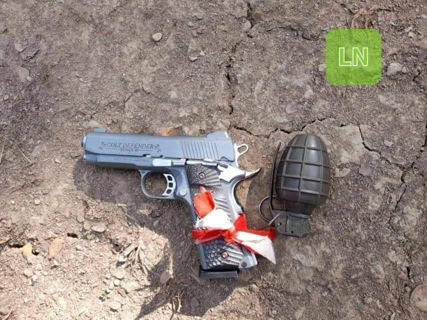 EricCharmMyae's tweet photo. One of the propaganda accounts of pro-SAC ones reported on Facebook that they could abduct one PDF member alongside with gun and bomb in #ThaHtone ; but local PDF groups said that it was just FABRICATED news and no one has been abducted .

#Nov24Coup
#WhatsHappeningInMyanmar https://t.co/mDcjGBoash