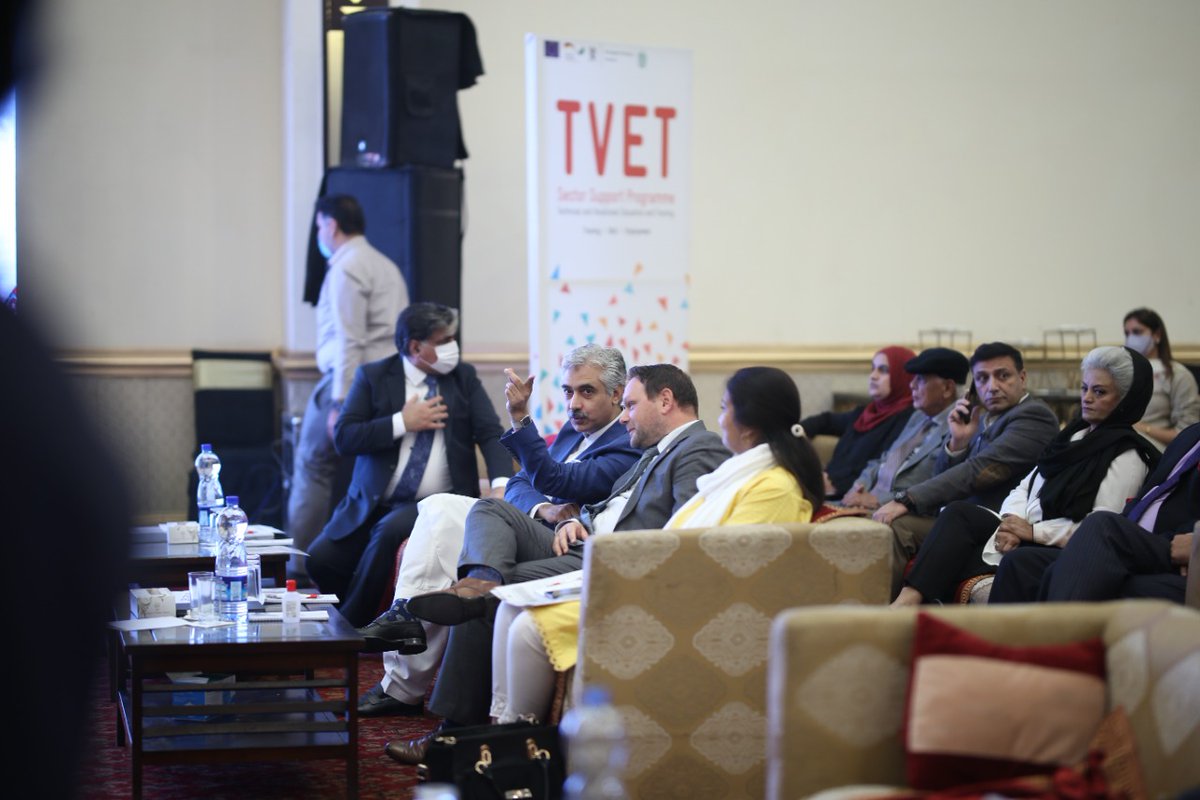 PVTC_Official's tweet photo. It was a wonderful experience for 400 #PVTCGraduates to get the real-life experience of interviews and recruitment process in Industry as well as to submit details for recruitment against 1400 job openings during the #HunarRozgarMela2021 in Lahore.
3/3 https://t.co/8sdLbXHooG