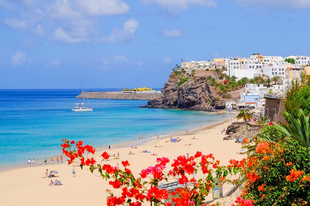 It's getting colder - so grab some winter sun in Fuerteventura⁠ - contact us now for flexible options!
@Fuerteventuraofficial⁠
#CapableTravel #Fuerteventura #VisitFuerteventura #CanaryIslands #IslasCanarias #Loves_Canarias #Icanarias_beautiful #7islas_vips #Canariaslifestyle