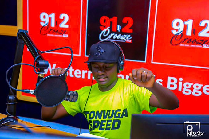 912CroozeFM's tweet photo. A Little bit of this. A Little bit of that 😎 @DJ_Alberto43 is on #TheMostWantedHits. Mid week Awesomeness Darlings

#CroozeFmAt10
#NovemberLove https://t.co/bwGWDseBn0