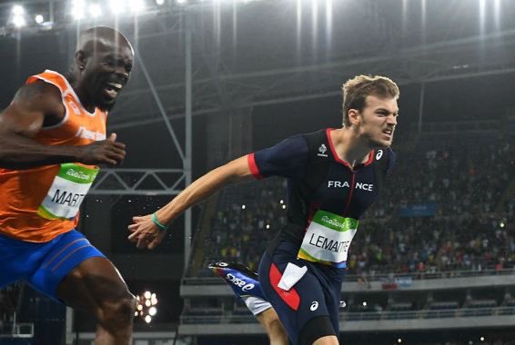 <a href="/anecdotesdefou/">𖣐</a> Courir les bras en arrières te faisait aller plus vite. J’ai essayé et ça marche 😂