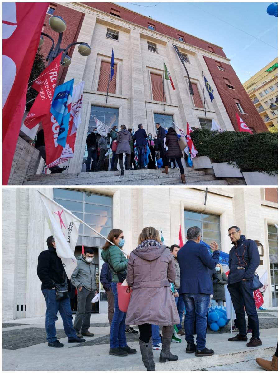 <a href="/MagElecto/">ElectoMagazine</a> #Anni di #lavoro, #passione e #lotta, ma tra pochi giorni scadranno le graduatorie #Madia e i contatti dei #lavoratori #precari non potranno essere rinnovati! #Presidente <a href="/MC_Carro/">MariaChiara Carrozza</a> ora basta false #speranze! Vogliamo #fattinonparole #24novembre #bastaprecariatodistato #occupycnr