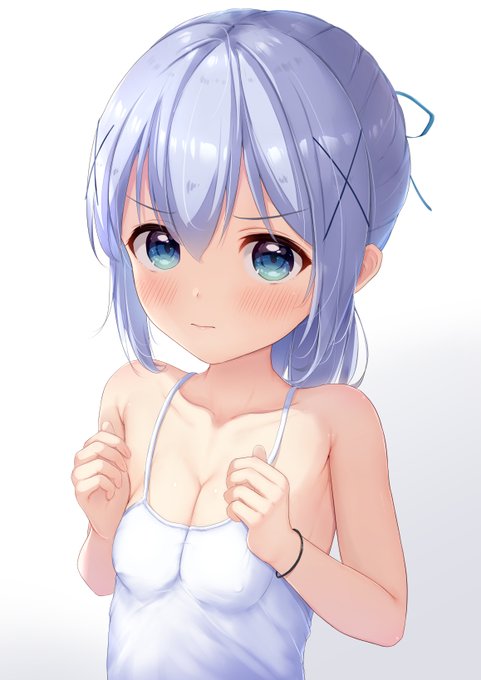 無いお胸でも頑張って寄せるチノちゃん
#ごちうさ #gochiusa 