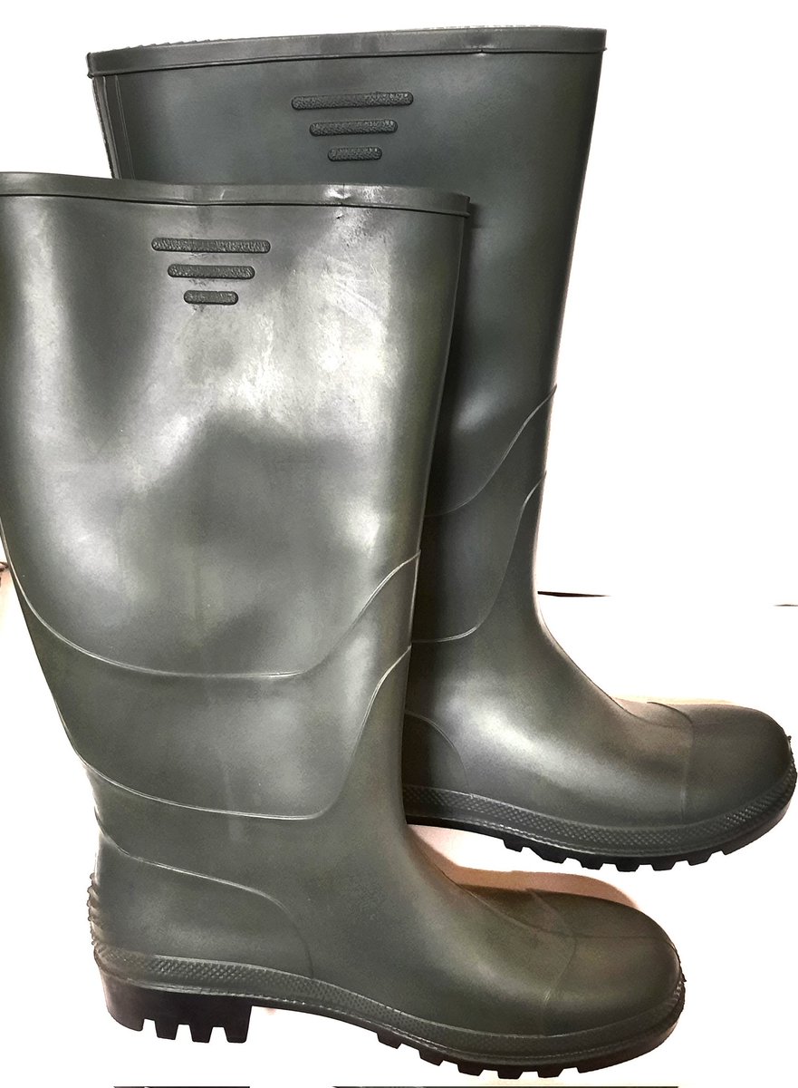 Perafcial's tweet photo. Botes d'aigua, ideals per a dies de pluja com avui
#peraferrer #botesdaigua #protecciolaboral #horta #jardi https://t.co/lbL0SejE6d