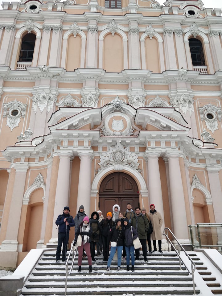 VilniusFreeWalk's tweet photo. Tuesday's wintery tour ❄️ The first snow in Vilnius with people from Ireland, Spain, Turkey, The Netherlands &amp; Argentina ⛄In front of the beautiful St. Casimir's church - the most typical building in #vilnius  Oldtown. Want to know why? Come and find out 😉 https://t.co/gRP8LoXaOV
