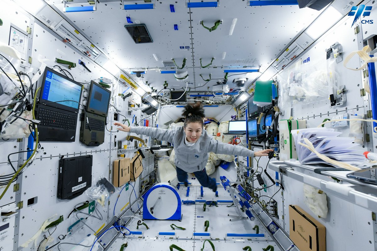 AJ_FI's tweet photo. Shenzhou-13 astronaut Wang Yaping aboard the Tianhe module [CMSA] https://t.co/a79cnIJDL3 https://t.co/H9oUOWWOF0