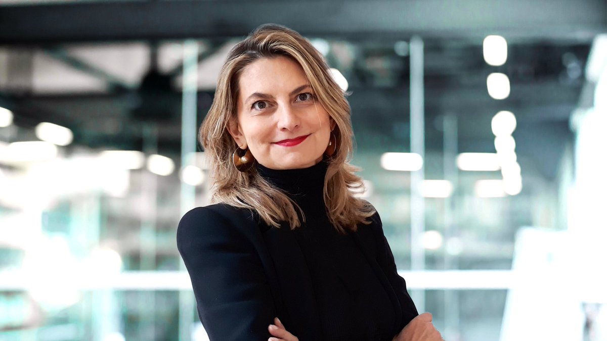 fadouce's tweet photo. #techWeekSG 
Lutte contre les #biais, pour un environnement inclusif

En arrivant à la Société Générale, @cecilebarten a créée des passerelles pour des collaborations entre #IT et métiers
 5️⃣3️⃣ % de femmes : équipes de direction diversifiées 
 
A minima 3️⃣0️⃣ % de femmes pour 2025 https://t.co/n2BzusOQnI