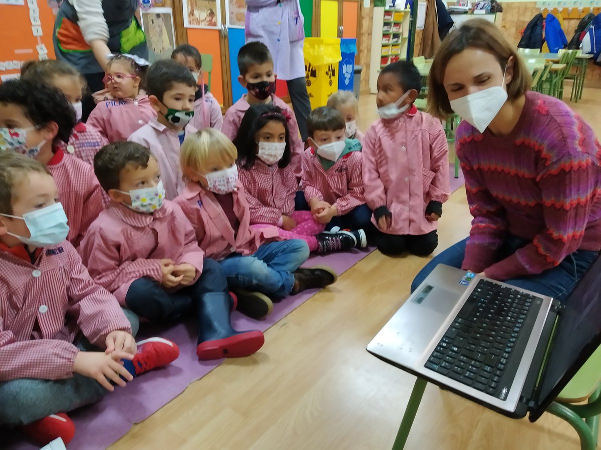 ColegioGesta's tweet photo. 🚼Sabemos que nuestras familias son un tesoro muy importante. Su empuje, sus conocimientos, constituyen parte del equipo que compone nuestra comunidad educativa.

Hoy, Elena, mamá del cole, y Matrona de @astursalud ha realizado en Infantil un maravilloso taller ¿Cómo nacemos?🚼🍼 https://t.co/6ppaIOko7V