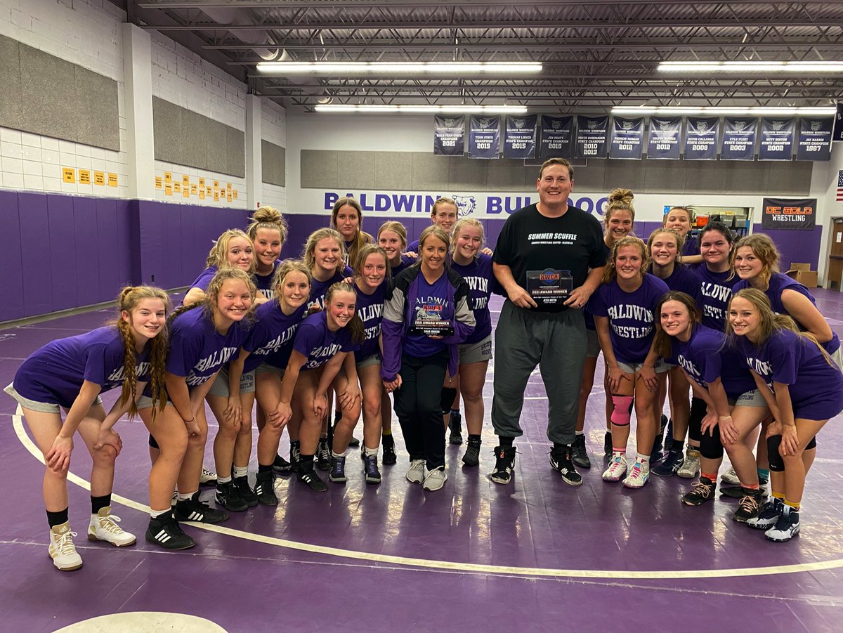 BdogWrestling's tweet photo. Honored to present Sarah Johnson &amp; Jesse Austin with their KWCA Girls Asst Coach of the Year awards last night at Meet the Bulldogs Night, two incredible people &amp; awesome coaches, both make our program better, also awarded was Jake Smith (now at Ozark MO), proud of them all 💪 https://t.co/7gO3130Owq