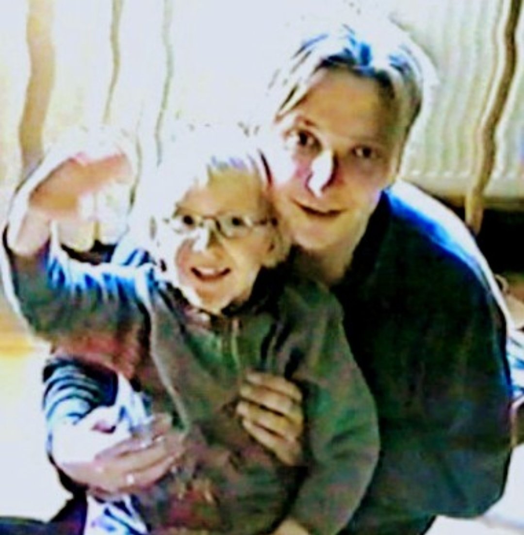 Rahel_Phoenix's tweet photo. Liebe Leute,
könnten wir bitte einen Moment lang den Zauberstab zum 19. Todestag meines Papas erheben? 😔🙏🏼🥰💞❤️🕯️ /* https://t.co/x6VvZGI8N8