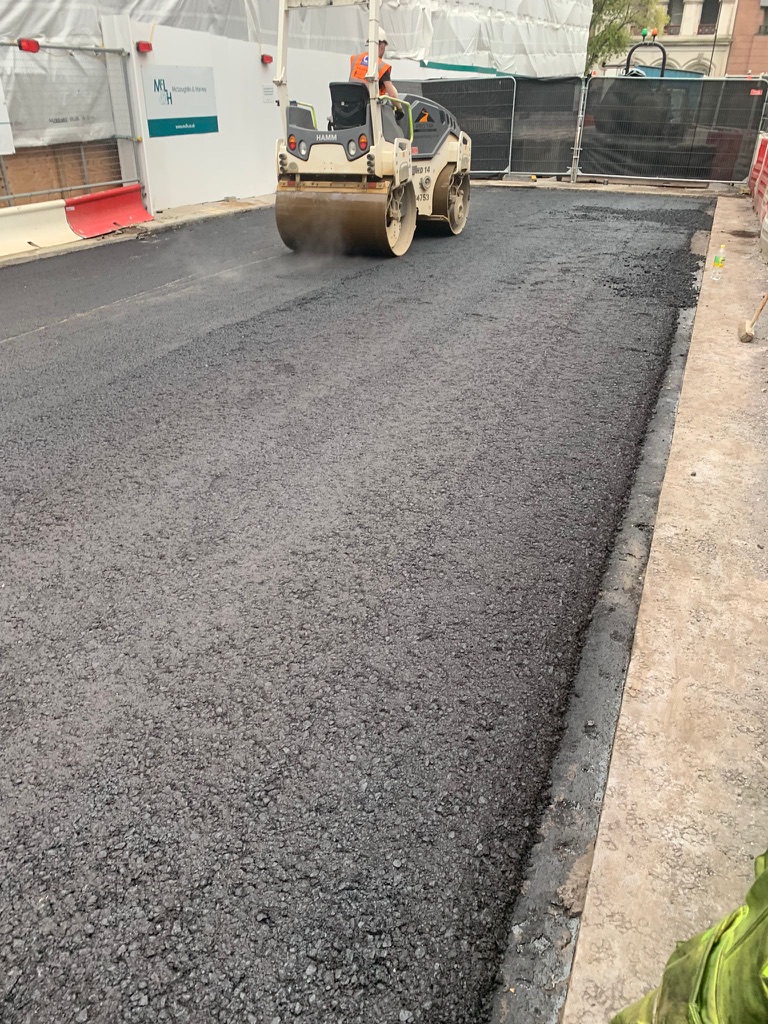 Pro_Tar's tweet photo. Phase 2 at Smithfield’s Market for Dyer Butler. Two more phases to go. 👷🏽‍♂️
Regulating binder and 30/14 HRA PCC’s laid. Great supplies by  @AggregateUK 

#commercialsurfacing #surfacing #surfacingcontractor https://t.co/wpVz23jjPe