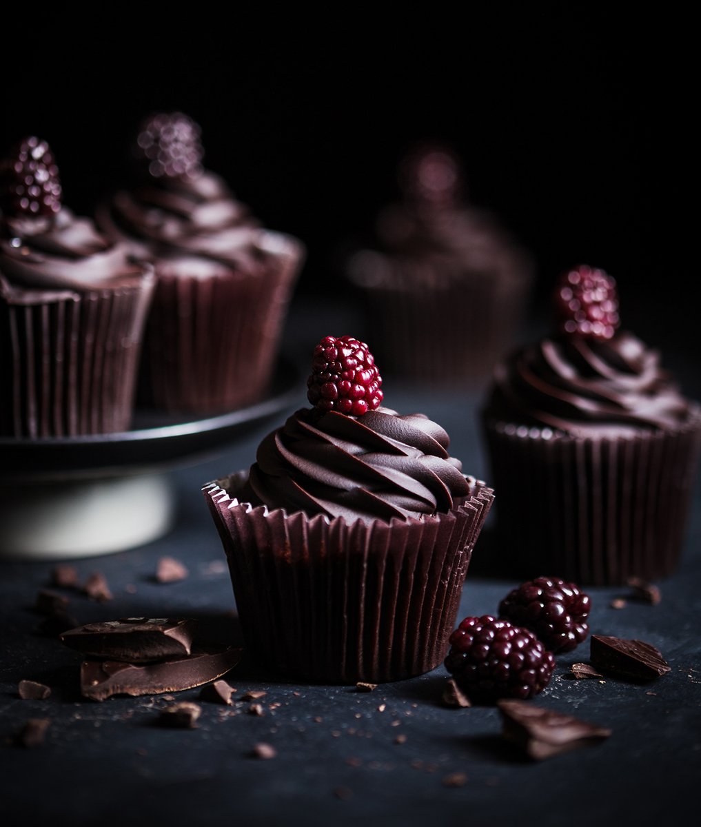 Hungry_INC_Comp's tweet photo. Dark, bursting in flavor and sweet to the tooth. we have little to say for this offer; ten cupcakes for the price of five. why would any one ignore this?
#HungryInc #Cupcake #Chocolate #Dark https://t.co/tmFRtRi4J3
