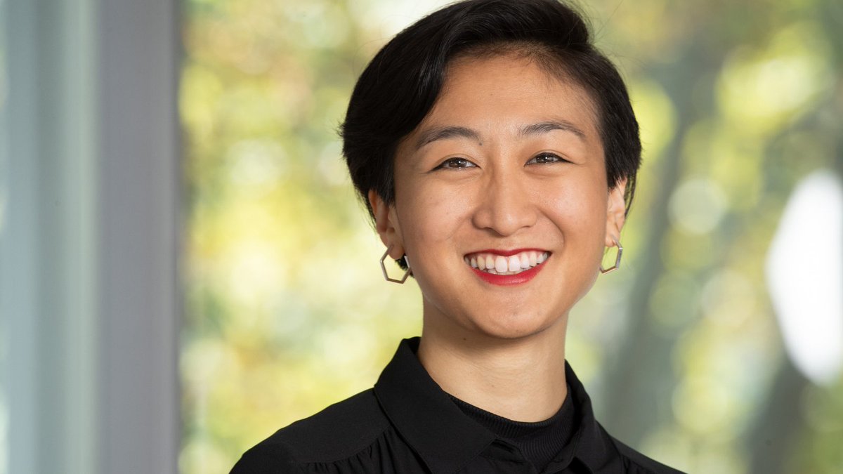 MercatorDE's tweet photo. In ihrem Kollegjahr beschäftigte sich @_hoangtran_ mit klimabedingter Migration, Vertreibung und Umsiedlung in Zeiten von COVID-19. Jetzt ist sie Beraterin bei @IOM_MECC. Welches Thema bewegt dich? Jetzt beim #MercatorKolleg bewerben! #MercatorAlumni
https://t.co/ujCHaMKzLu https://t.co/dZe8z66bfR