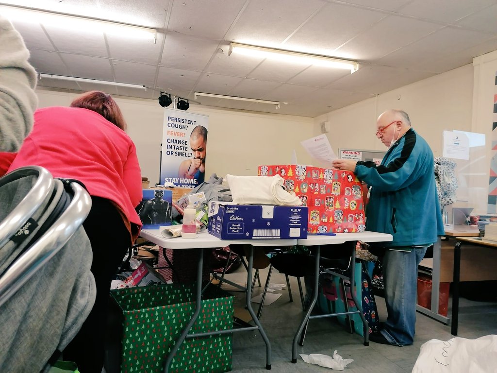 centrepointWB's tweet photo. Our team has been working really hard wrapping presents for this year's #ChristmasFamilyHampers! Thank you to all who have donated, and if you haven't had chance yet, head over to our website to find out how you can give to families in need this Christmas. #Christmasgifts https://t.co/xpnsTrROam
