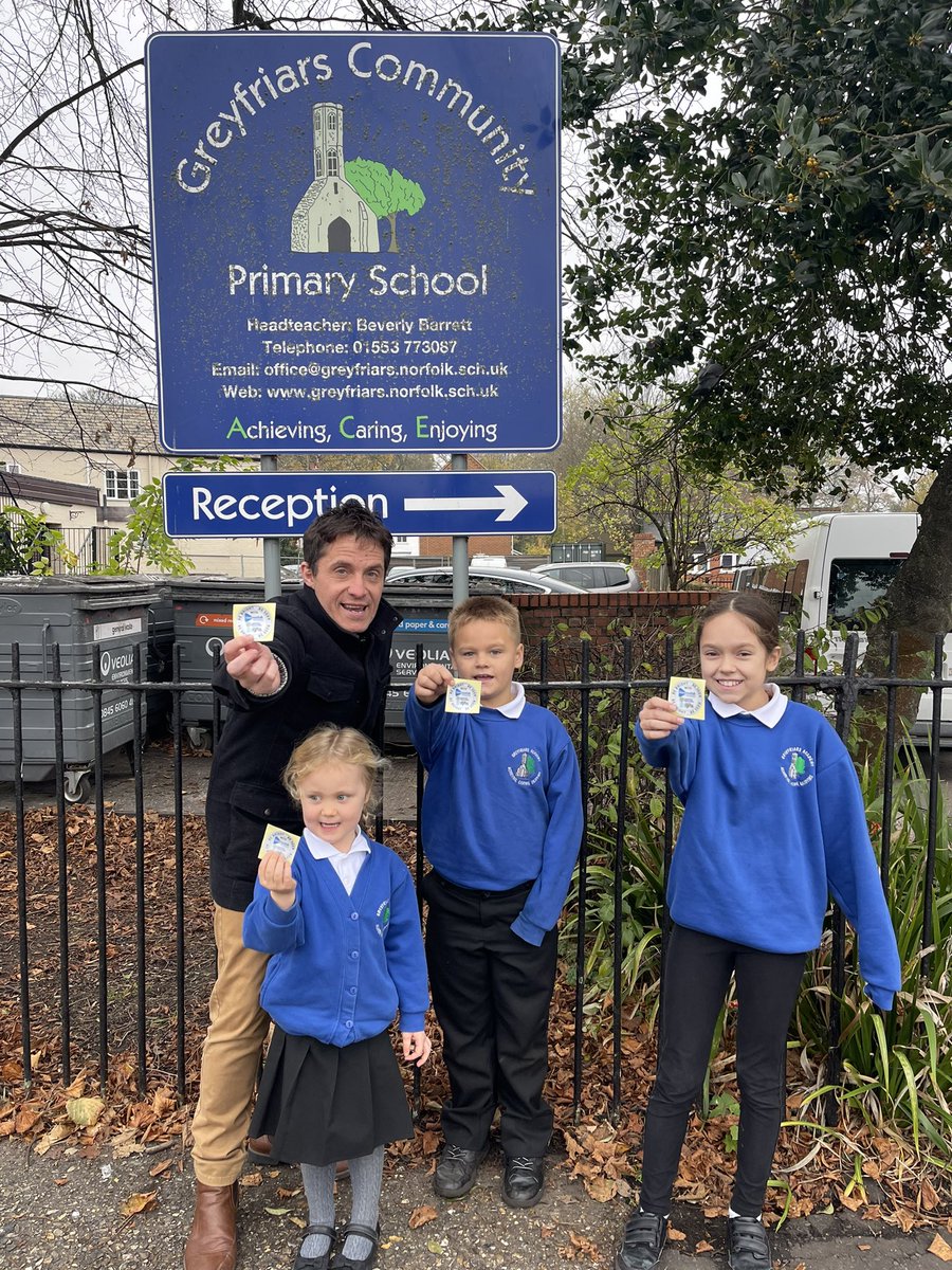 “BE BRIGHT, BE SEEN” at Greyfriars Community Primary School thanks to <a href="/LRUK/">Learning Resources UK</a> &amp; <a href="/eastcoastsignz/">east coast signs</a>