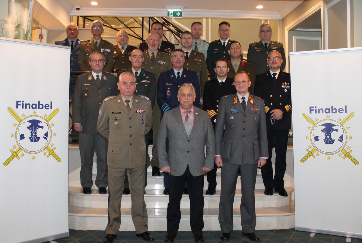BlokkenMario's tweet photo. I had the honour of receiving the European Military Representatives in Brussels. During my "directors address", I briefed them on the @FinabelEAIC projects and objectives.
Generals and delegates present, thank you for your commitment.
#Finabel #MilRep #Army #Defence #Brussels https://t.co/YjPWq36WE2