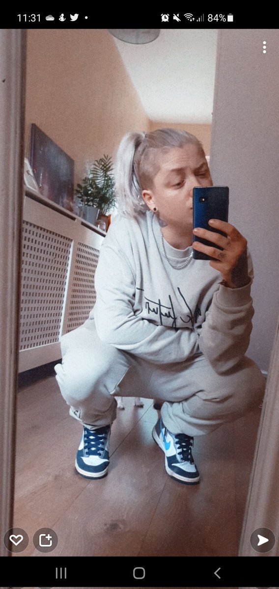 asbo1916's tweet photo. It's a vibe today 🤙 #LGBTQ #baggy #wintervibes https://t.co/kIH4T0VOyl