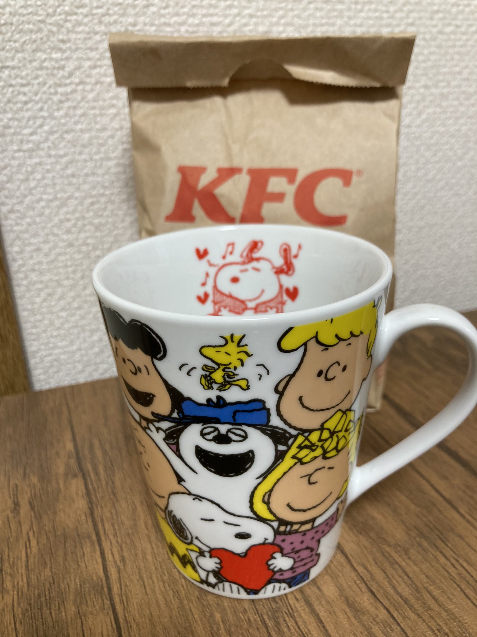 ユウ ケンタッキー限定のスヌーピーマグカップ一発でレア出てました ケンタッキーフライドチキン T Co Hijzftzivl Twitter