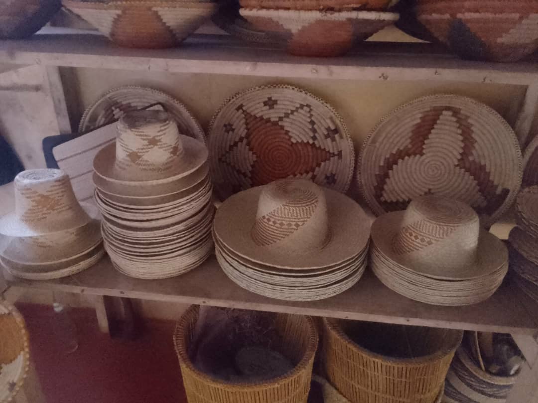 QueenMwangala's tweet photo. It's amazing how much beauty😍 can come from Palm trees.#enviromentalfriendlypoducts,  #ClimateActionNow #notoplastic .I love this craft shop  &amp; it's ran by two amazing women running it#4Nature https://t.co/kmD364ukpG