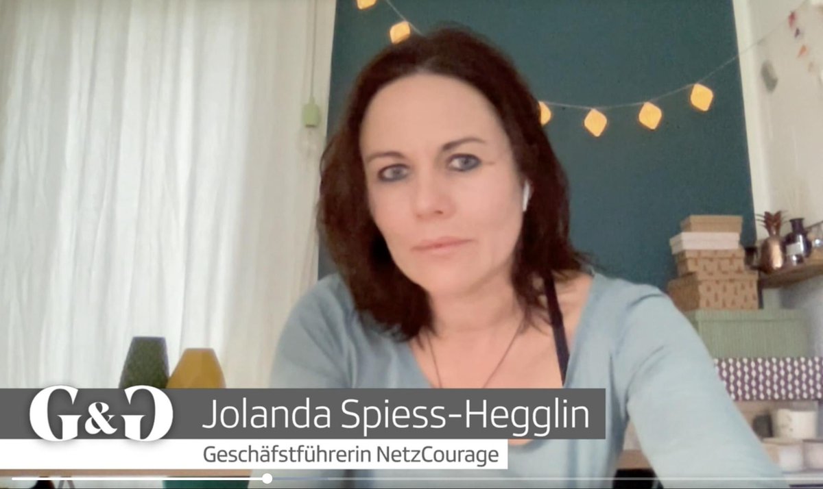 #NetzCourage hat sich gestern bei @SRF #GesichterundGeschichten zu den heftigen Drohungen gegenüber @jk_rowling geäussert.

Transphobie hat in unserer Gesellschaft keinen Platz. Todesdrohungen auch nicht.

srf.ch/play/tv/redire…