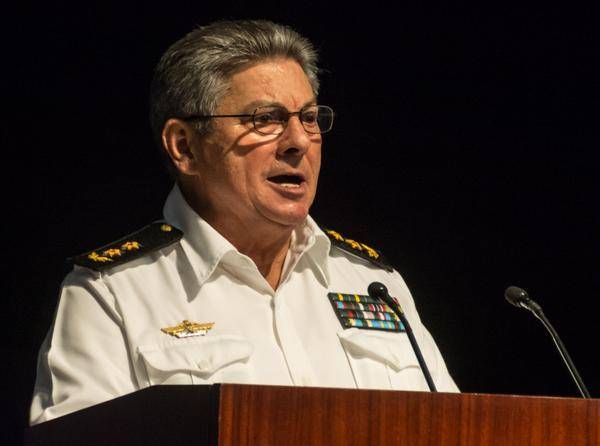MMarreroCruz's tweet photo. A 1 año de su fallecimiento, recordamos hoy al vicealmirante Julio César Gandarilla Bermejo, quien ocupó importantes responsabilidades en las Fuerzas Armadas Revolucionarias y el Ministerio del Interior, con una probada fidelidad a la Revolución Cubana.
#CubaVive #Cuba https://t.co/ZQLF5LVAfC