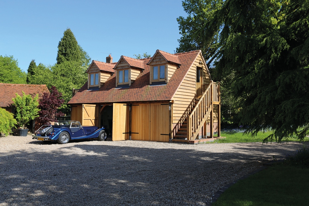 There is no reason why a garage cannot be as much admired as its often exotic contents! 😍

#garage #oakgarage #classiccars #carsofinstagram #guestaccommodation #garageworkshop #twostoreygarage