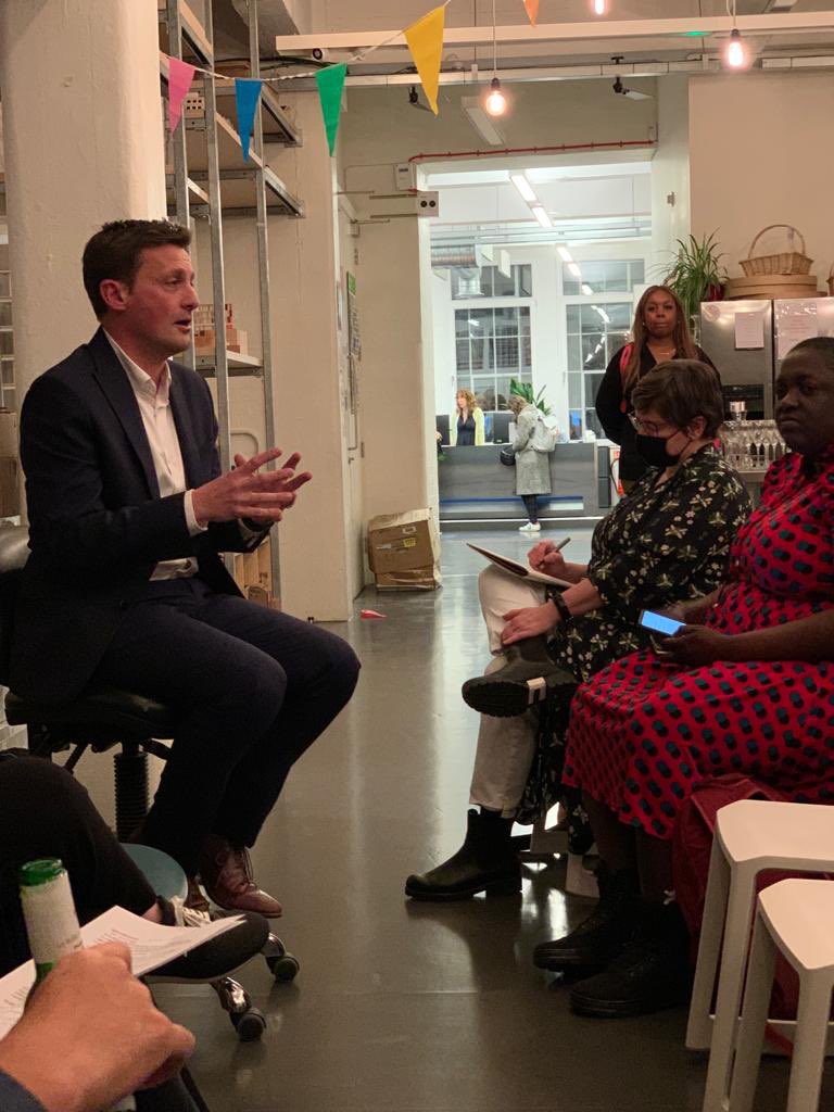 _BuildUp_'s tweet image. Photos courtesy of co-chair Tina Connell @bgyarchitects from our event ‘internal comms’ importance to culture within hybrid working’. Huge thanks to our speakers: Tammy Sternberg  @Hawkins_Brown @Morgan_JohnM @leonard_design Jonny Wong @dMFKArchitects &amp;amp; co-chair @rachelbirchmore