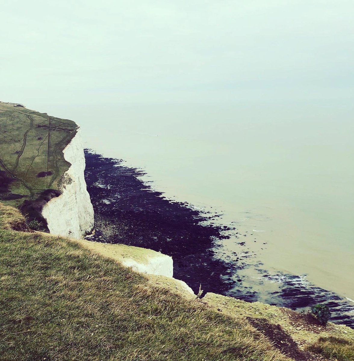 katethomasmusic's tweet photo. There'll be bluebirds over β£
The white cliffs of Dover β¦ πΆ π β£
β£More like an Essex bird in THIS case! π Filming on/in the cliffs this week β¦ what a treat! π₯ β£#actress #film #tv #behindthescenes #katethomas https://t.co/vTtieqGCvf