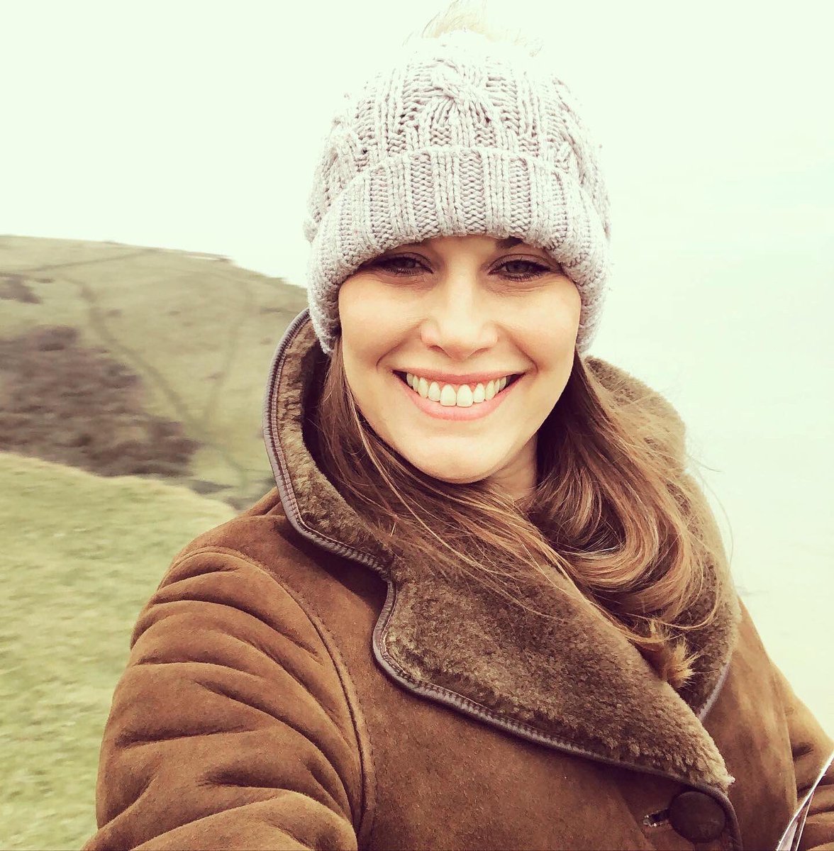 katethomasmusic's tweet photo. There'll be bluebirds over β£
The white cliffs of Dover β¦ πΆ π β£
β£More like an Essex bird in THIS case! π Filming on/in the cliffs this week β¦ what a treat! π₯ β£#actress #film #tv #behindthescenes #katethomas https://t.co/vTtieqGCvf