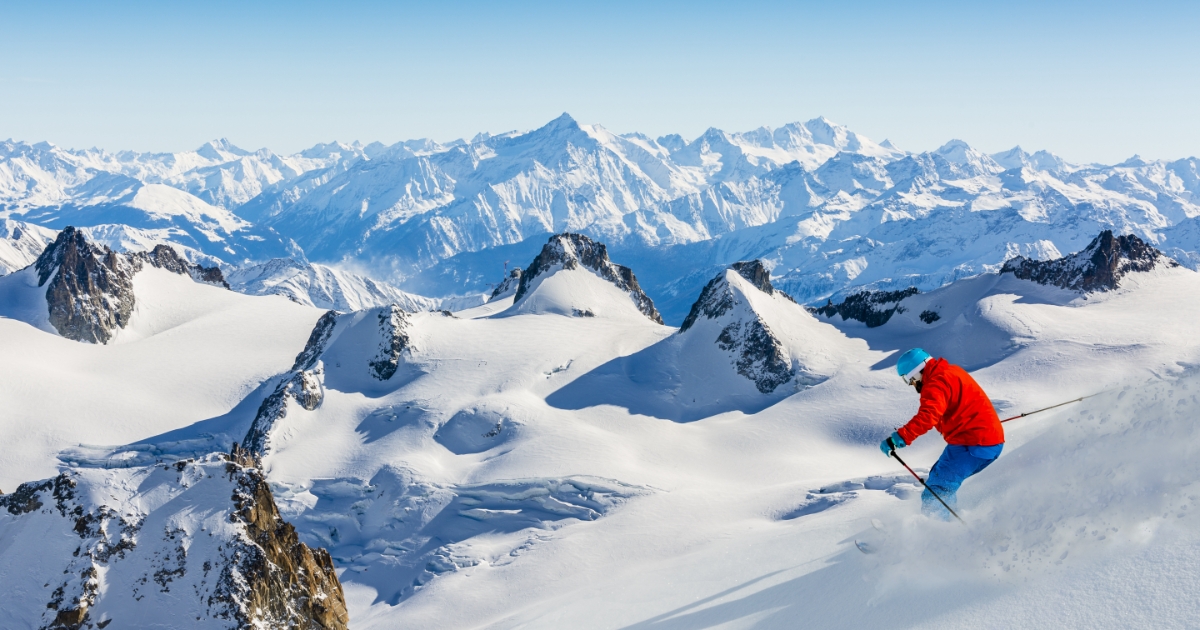 When it comes to skiing, the French Alps have some of the most sought-after ski slopes in the world. Not to mention luxurious ski resorts with picture perfect chalets and breath-taking views.  😍

#lovetravel #travelgoals #holiday #frenchalps #france #ski #skiing #nature