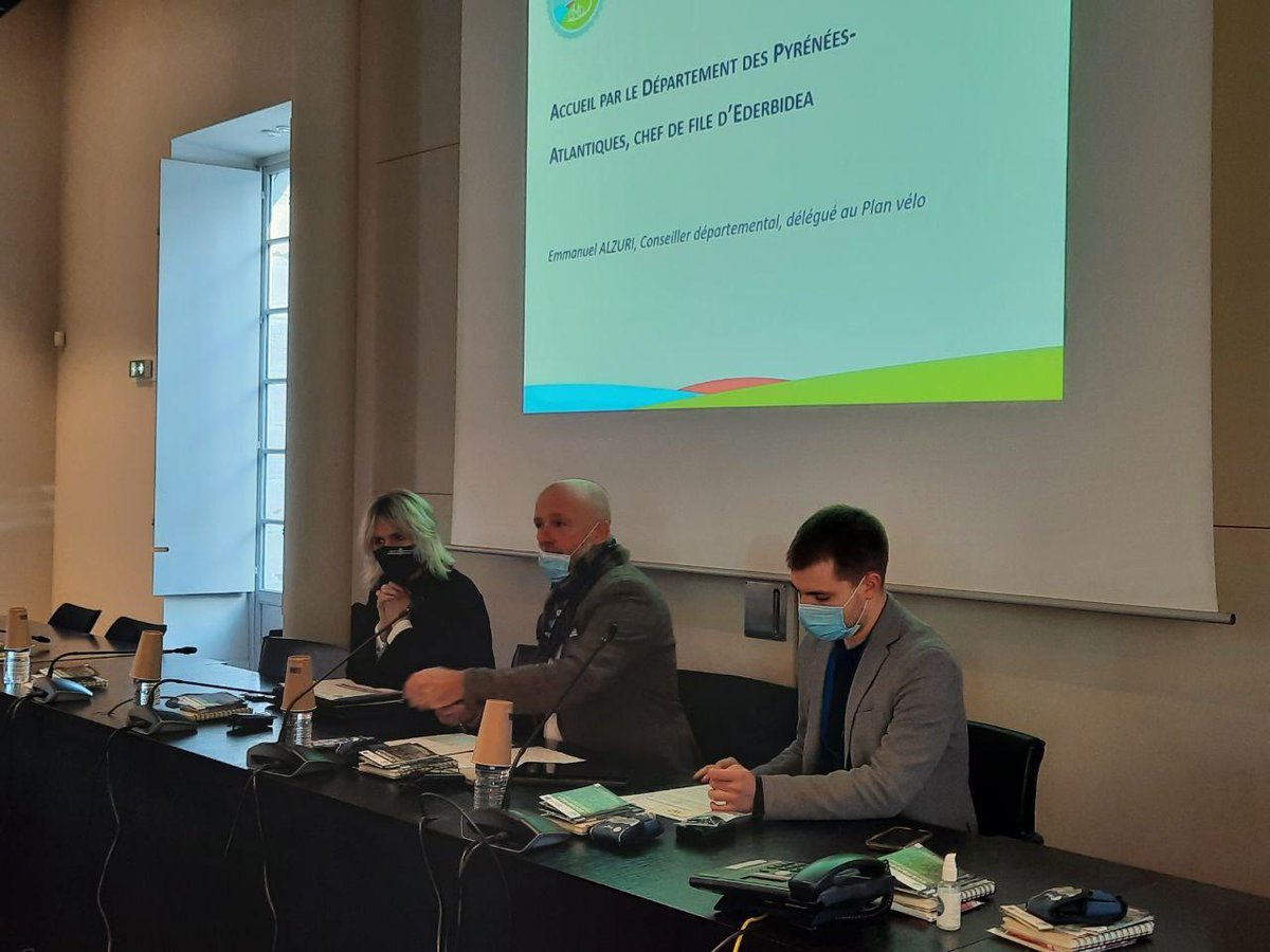 🙌 <a href="/anderiturri/">Ander Iturri 🇪🇺🇺🇦</a>-k, <a href="/MugikortasunGip/">Gipuzkoa Mugikortasuna eta Lurralde Antolaketa</a>-eko zuzendariak, #Ederbidea proiektuaren itxieran parte hartu du gaur #Baiona-n, 🚴‍♂️#bizikleta-ren eguneroko erabilera sustatzea helburu duen proiektu bat.
 #Interreg #Poctefa #le64
Haria👇