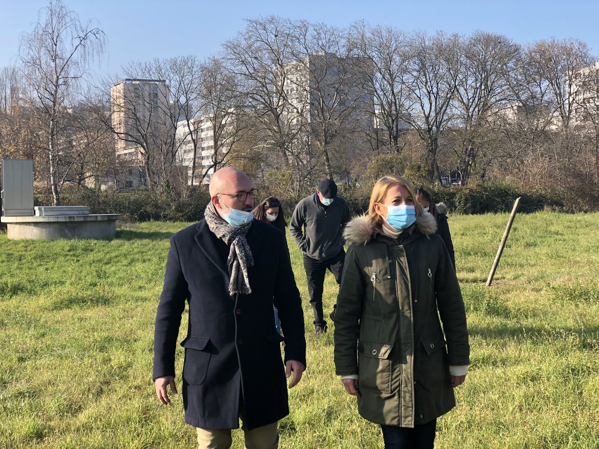 nkoenders's tweet photo. đłđ§ Plantation symbolique ce matin, avec mon collĂšgue @ahoareau21, de 200 arbres sur les champs captant des Gorgets Ă la Fontaine dâOuche, Ă lâinitiative dâ#Odivea et de la ville de #Dijon. https://t.co/bgRaxVR6F6